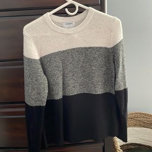 Old Navy Sweater - M